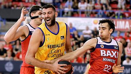 Μπουρούσης: «Έχω αποχωρήσει οριστικά από την Εθνική. Θα παίξω έναν χρόνο ακόμη»