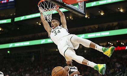 Τα καλύτερα καρφώματα του Αντετοκούνμπο με τη φανέλα των Μπακς (video)