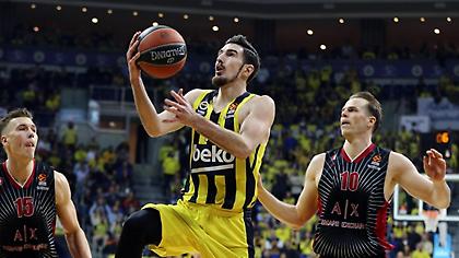 Ντε Κολό: «Είναι απίθανο να βρίσκομαι στην καλύτερη ομάδα μαζί με τόσους θρύλους» (video)