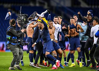 Ασθενής με κορωνοϊό αποσωληνώθηκε και ρώτησε... αν κέρδισε η Παρί