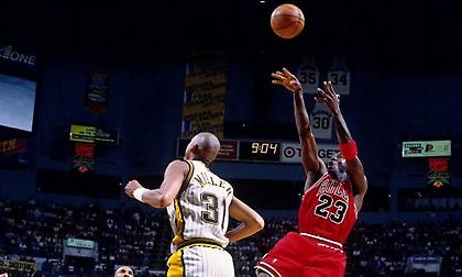 Τζόρνταν: Η γέννηση, η εξέλιξη και η… τελειοποίηση του fadeaway! (video)