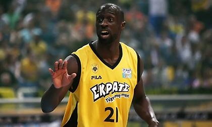 Μενσά-Μπονσού κατά ΑΕΚ: «Μου ράγισαν την καρδιά. Ούτε εξετάσεις δεν μου έκαναν»