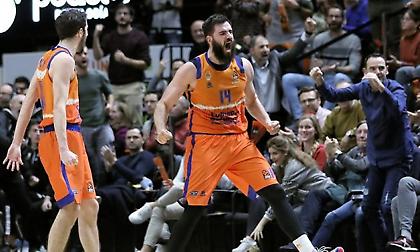 Ευρωλίγκα: Το τρίποντο των “ψηλών” αλλάζει το παιχνίδι του μπάσκετ (videos)