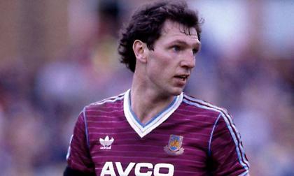 Όταν ο Άλβιν Μάρτιν έκανε χατ-τρικ κόντρα σε τρεις διαφορετικούς τερματοφύλακες