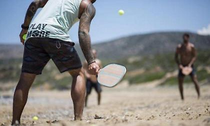 Το δράμα των «ρακέτα-ρακέτα»: Τι δεν θα μπορούν να κάνουν στις παραλίες φέτος λόγω κορωνοϊού