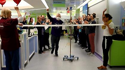 Ο συγκλονιστικός πιτσιρικάς που τερμάτισε Μαραθώνιο μέσα στο νοσοκομείο!