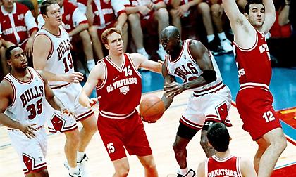 «Ο Τόμιτς μας είπε ότι σε ένα άλμα του Τζόρνταν είδε τι νούμερο παπούτσι φορούσε»