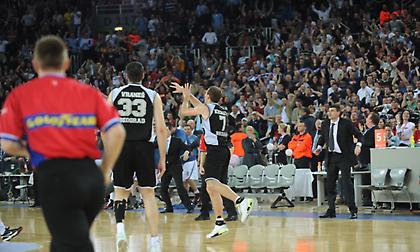 Σαν σήμερα το απίθανο τρίποντο του Κέτσμαν από τα 15 μέτρα που χάρισε τον τίτλο στην Παρτιζάν (vids)