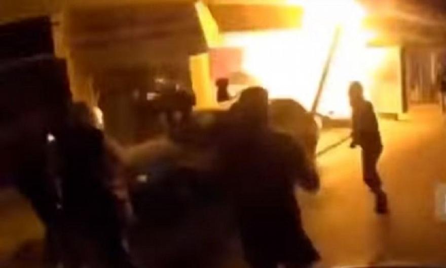 Το video από την επίθεση με μολότοφ στον σύνδεσμο του Ολυμπιακού
