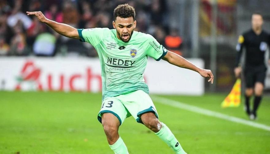 «Δεν κάνει αυτός ο παίκτης για τον Ολυμπιακό, μια ζωή παγκίτης, μην τον πάρει!»