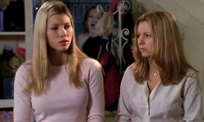 Κάθε Σ/Κ: Η πουριτανή σειρά που μας έκανε να γνωρίσουμε την Τζέσικα Μπίελ