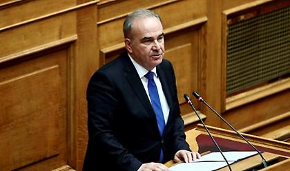Παπαθανάσης: Εξετάζουμε να αυξηθεί σε 3 τεμάχια η αγορά αντισηπτικών