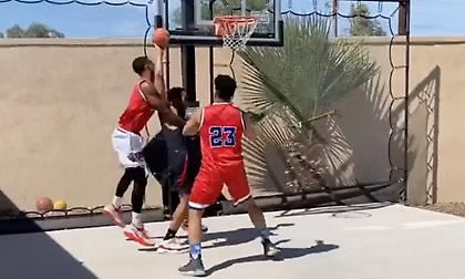 Επική μίμηση των μονομαχιών του Τζόρνταν με τους Πίστονς (video)