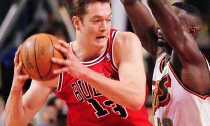 Λόγω έλλειψης χρημάτων δεν υπάρχει συνέντευξη του Λόνγκλεϊ στο Last Dance