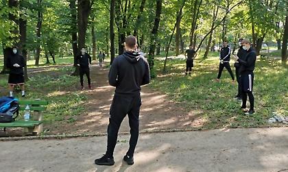 Άρχισε προπονήσεις σε... πάρκο η Παρτιζάν (pics)