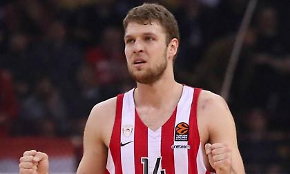 Βεζένκοφ: «Νιώθω καλά στον Ολυμπιακό» (videos)