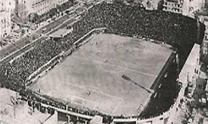 Όταν δύο… καμήλες πάλεψαν στη Λεωφόρο και ο κόσμος διέκοψε τη μάχη!