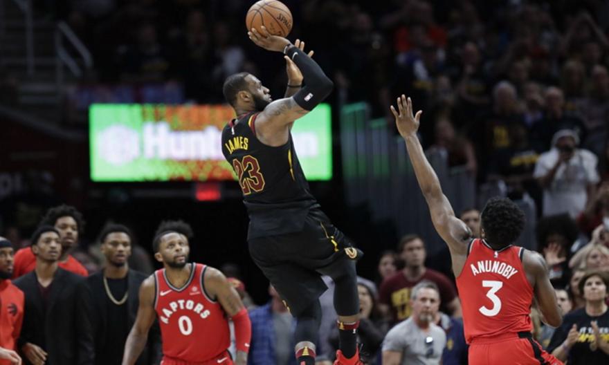 Σαν σήμερα το «πεταχτάρι» του Λεμπρόν που σκότωσε τους Ράπτορς (video)