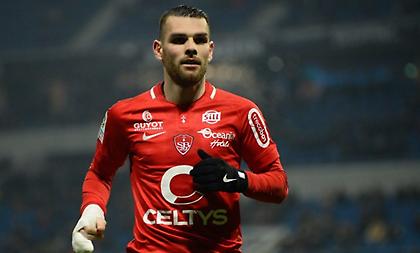 Κουρ, με τις ευλογίες του Μοντέστο