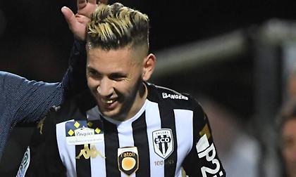 Συνελήφθη ποδοσφαιριστής της Ανζέ που αυνανιζόταν σε δημόσιο χώρο!