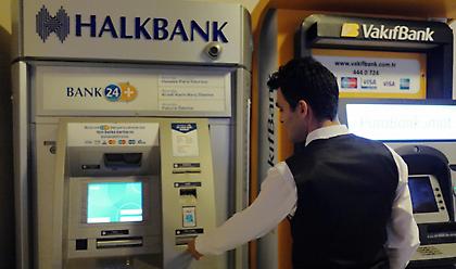 Η τουρκική λίρα καταρρέει - Ο Ερντογάν παίρνει μέτρα εναντίον ξένων τραπεζών