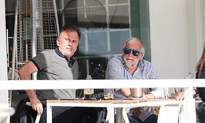 Παρέα με τον βοηθό και τον μάνατζέρ του ο… μουσάτος Ομπράντοβιτς (pics)