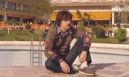 Έφυγε στα 35: Ο πιο σεμνός Έλληνας τραγουδιστής που ερμήνευσε το κομμάτι που λατρέψαμε