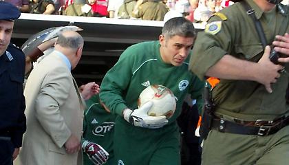 «Βαζελίνη στα καθίσματα - Γιατί δε φύγαμε - Τσαμπουκάς ο Νικοπολίδης»