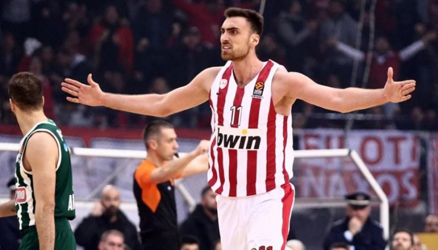 Ο ψηλός που γυρίζει στον Ολυμπιακό: «Μπορεί να γίνει καλύτερος από τον Μιλουτίνοφ»