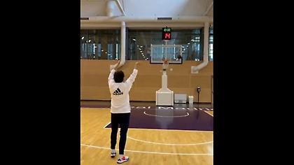 Μοιράστηκε το… τούβλο του ο Γιουλ (video)