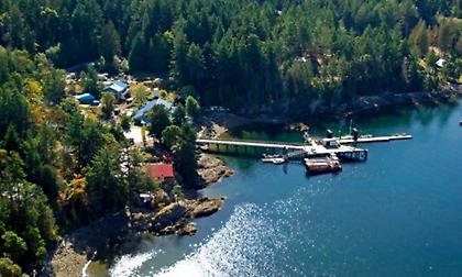 Χωρίς ρεύμα και αστυνομία: Το νησί που οι κάτοικοί του είναι αυτάρκεις και ευτυχισμένοι χωρίς λεφτά