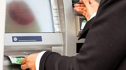 Επίδομα 800 ευρώ: Ξεκινούν νέες πληρωμές- Τι θα γίνει με τους επιστήμονες