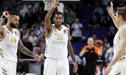 Τόμπκινς: «Πώς να παίξουμε όταν τα παιδιά δεν μπορούν ούτε να πάνε σχολείο;»