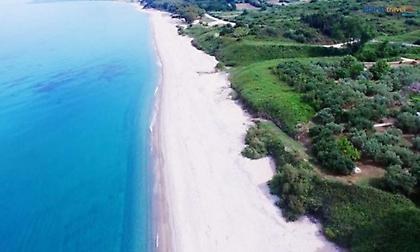 25 km χωρίς συνωστισμό: Η πιο μεγάλη και ασφαλής παραλία της Ευρώπης είναι ελληνική (pics)