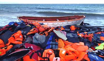 Μυτιλήνη: Βάρκα με πρόσφυγες και μετανάστες έφτασε σε παραλία του νησιού