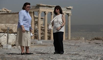 Με στίχο του Σεφέρη «άνοιξε» την Ακρόπολη η Κατερίνα Σακελλαροπούλου