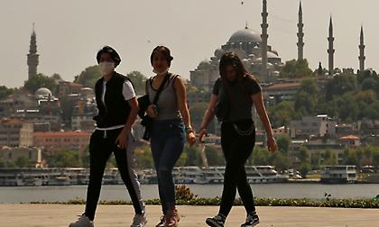 Οι νέοι Τούρκοι θέλουν να φύγουν από τη χώρα - Ακόμη κι αυτοί που ψηφίζουν Ερντογάν