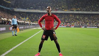 Μία «σφαίρα» για τον Ολυμπιακό με οψιόν 16 εκατ.