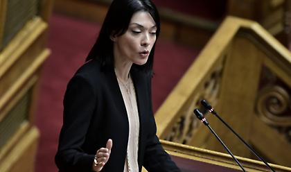 Το mea culpa Γιαννακοπούλου για τα «γαλλικά» σε Κεραμέως