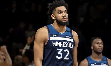 Πρόεδρος Τίμπεργουλφς: «Ο Τάουνς έδειξε απίστευτο σθένος μετά το θάνατο της μάνας του»