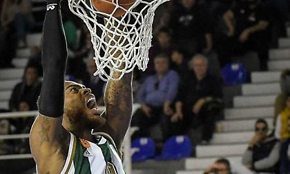 ΝτεΣόν Τόμας: Λανσάρει μπλουζάκια με την υπογραφή του