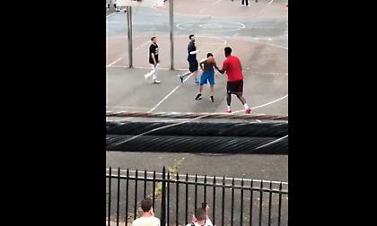 Πέταξε την μπάλα στη μούρη πιτσιρικά και κάρφωσε ο Εμπίντ