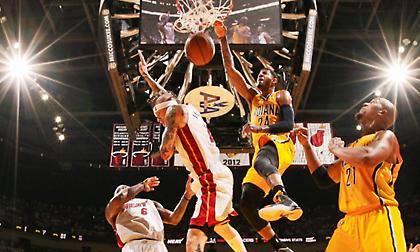 Όταν ο Πολ Τζορτζ έκανε πόστερ τον Άντερσεν! (video)