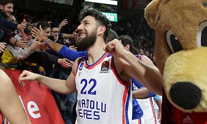 Μίτσιτς: «Έχω συμβόλαιο με την Εφές»