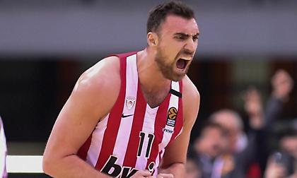 Μιλουτίνοφ: «Δεν σκέφτομαι από τώρα την επόμενη σεζόν, αγαπώ την Αθήνα»