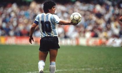 Μαραντόνα: «Το “10” θα είναι πάντα δικό μου»