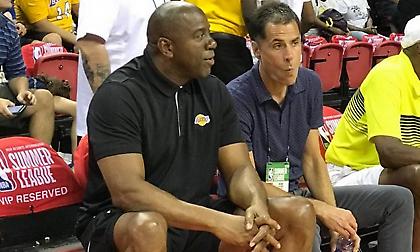 Μάτζικ Τζόνσον: «Πρέπει επιτέλους να σταματήσουν να βλέπουν τους μαύρους σαν ζώα του δρόμου»