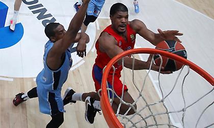 Μετακομίζει στην Αρμάνι ο Χάινς!