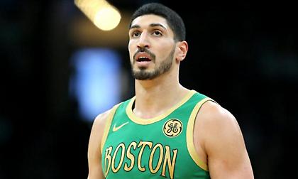 Έξαλλος  ο Καντέρ: «Συλλαμβάνουν ρεπόρτερ και ο δολοφόνος του Φλόιντ κυκλοφορεί ελεύθερος»