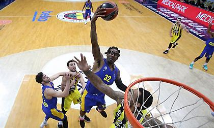 Δεν θα παίξει με τη Μακάμπι στο πρωτάθλημα ο Στουντεμάιρ (pic)